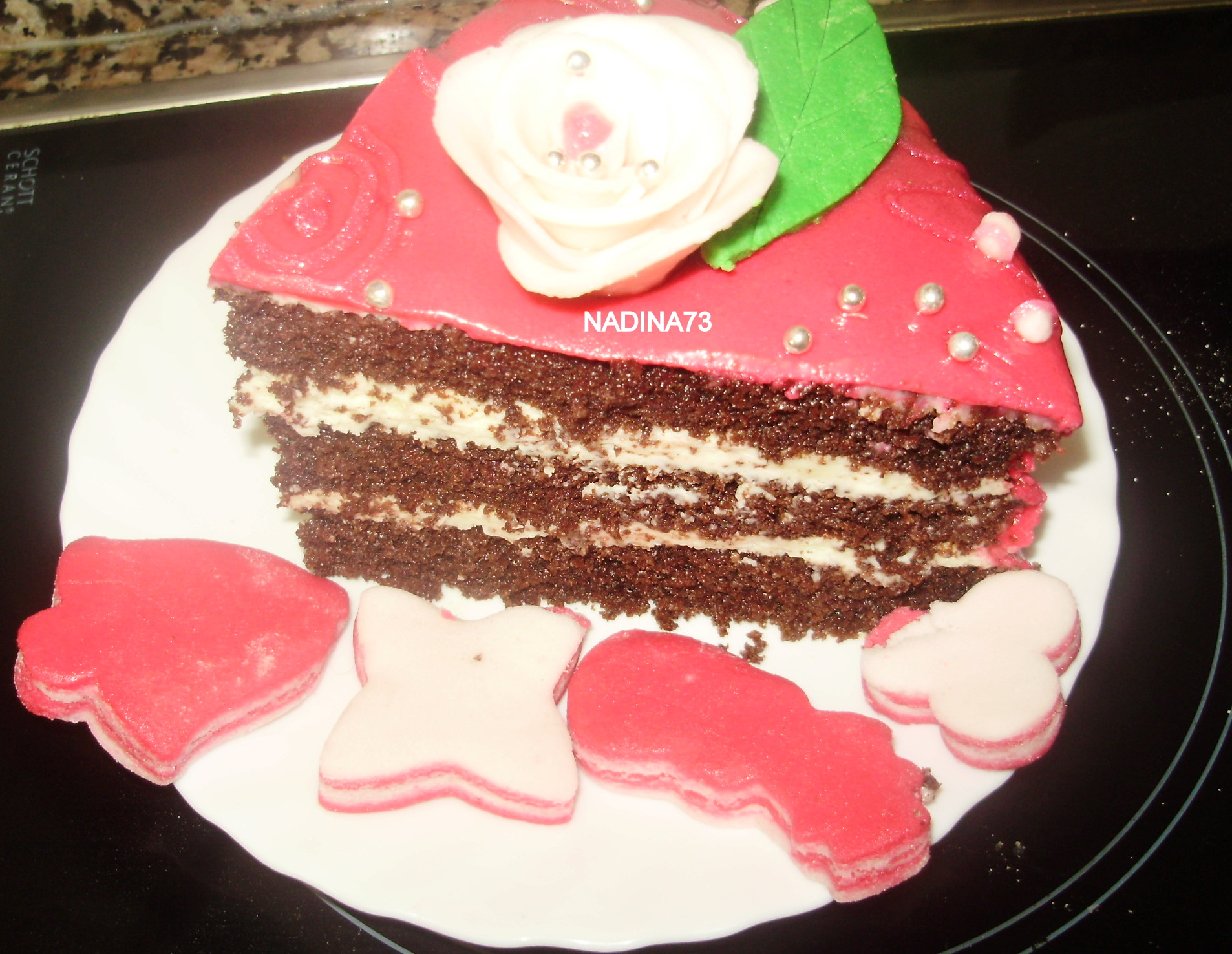 Tort cu trandafiri