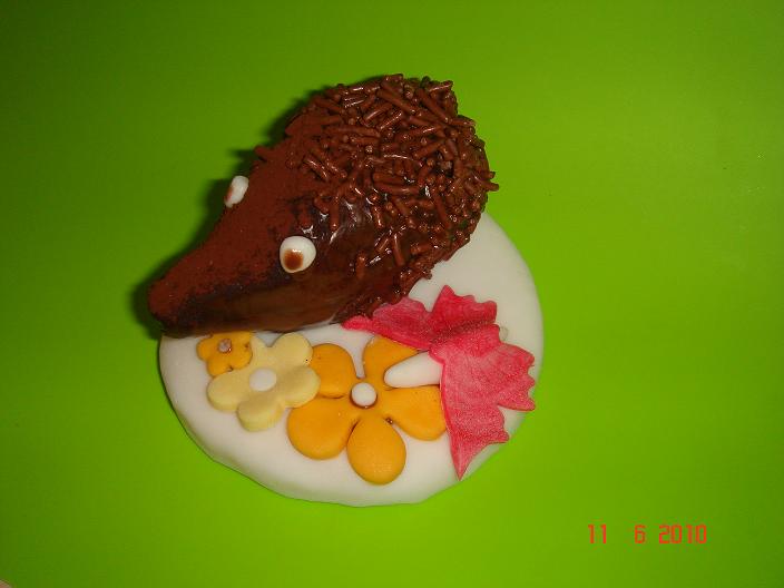 Arici ( din resturi de tort)