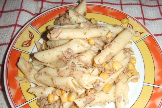Salata de paste cu ton si porumb