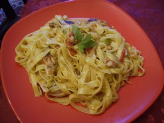 Tagliatelle cu piept de pui