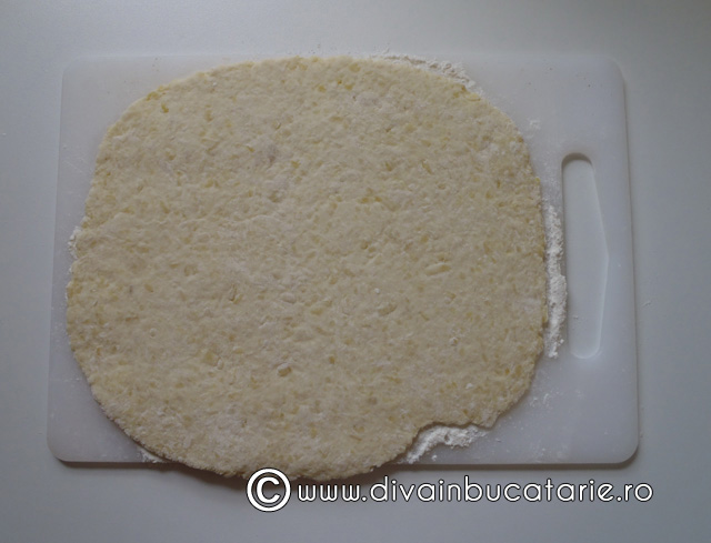Coltunasi cu branza