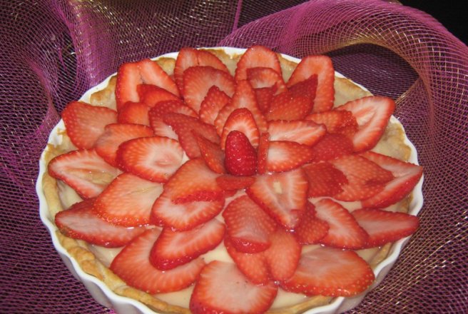 Tarta cu crema de vanilie si capsuni