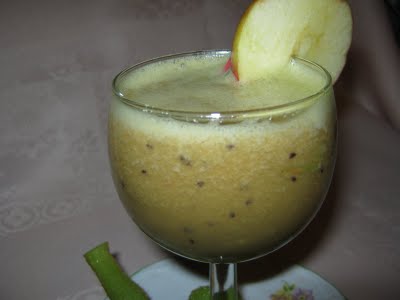Smoothie de kiwi şi mere