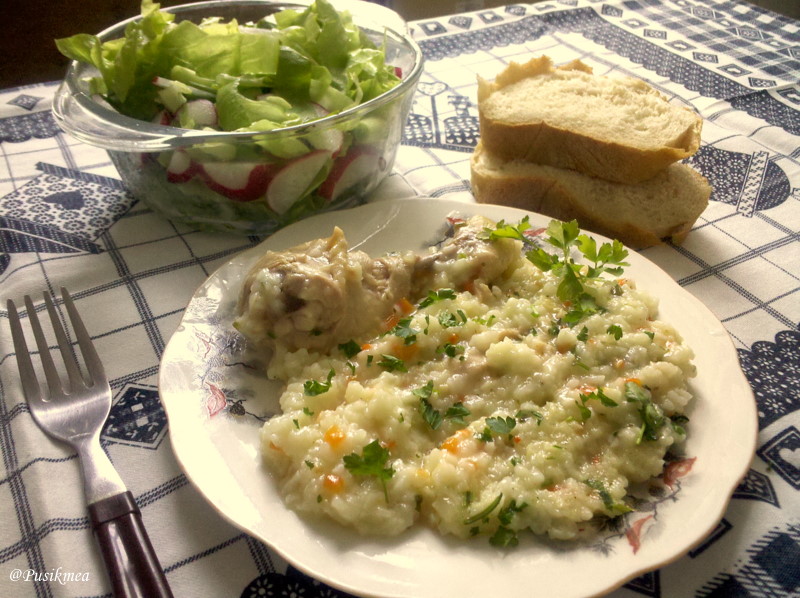 Pilaf cu pui la tuci