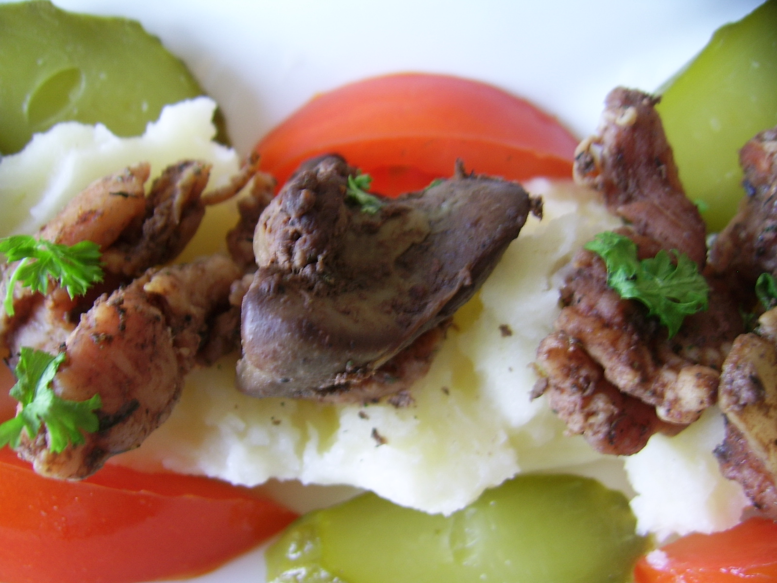 Ficatei cu usturoi, bacon si piure