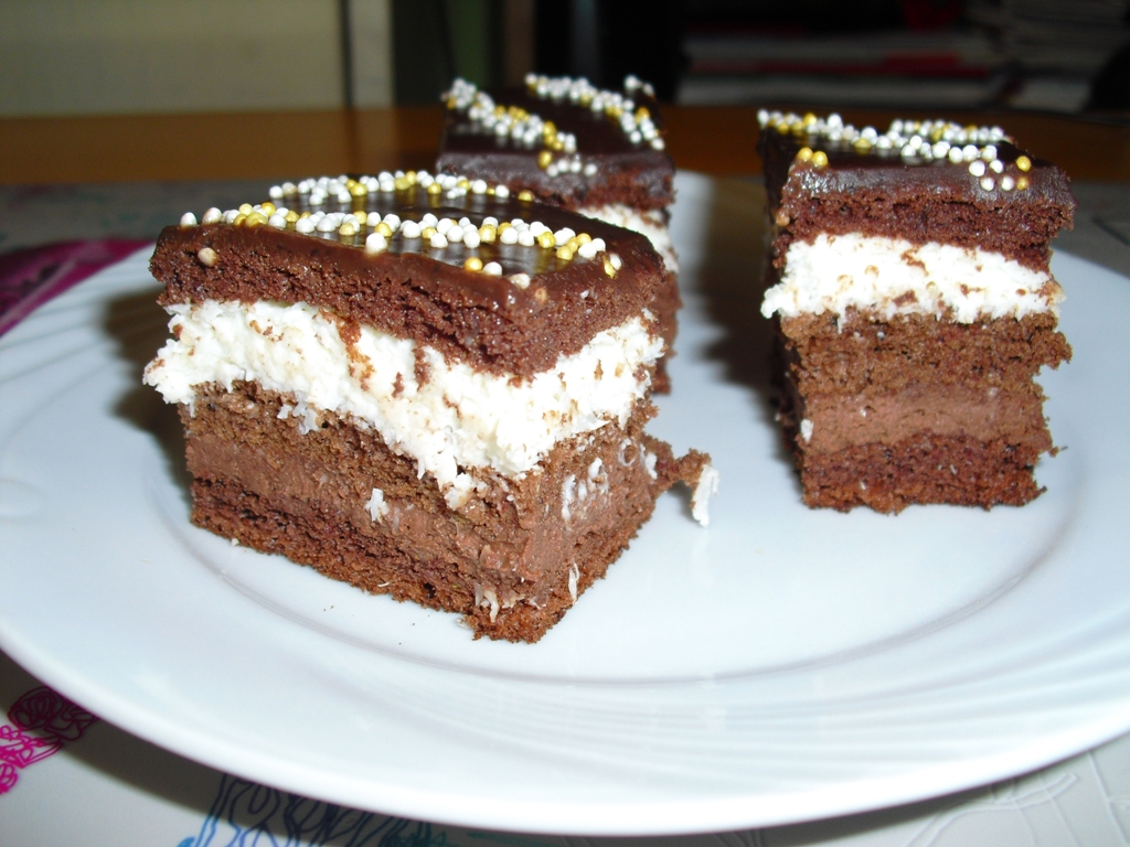 Prajitura cu ciocolata si nuca de cocos