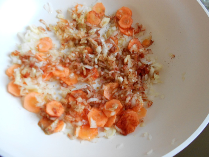 Tocana de cartofi cu ciuperci la cuptor