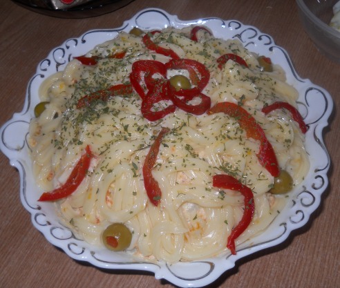 Salata din radacinoase,piept de pui si maioneza