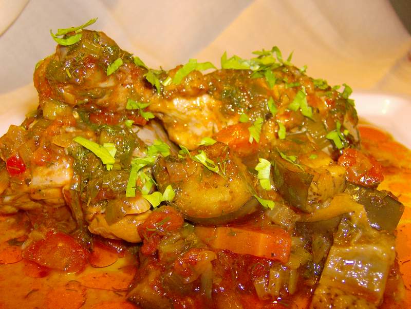 Mancare de vinete cu pui