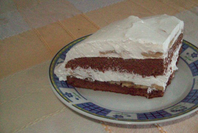 Tort cu frisca si banane