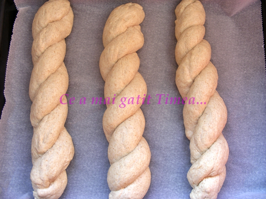 Paine din faina alba/neagra