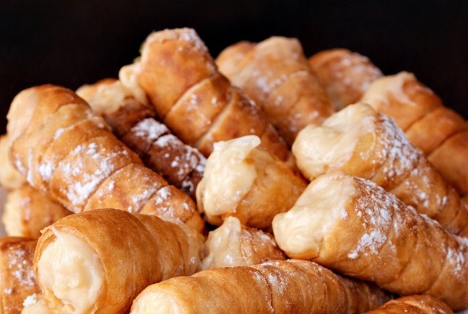 Desert Rulouri cu crema de vanilie, mai bune decat cele de la cofetarie