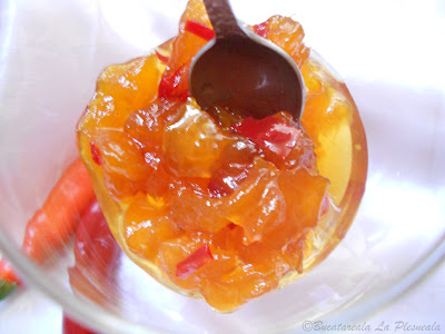 Dulceata de piersici cu ardei iute