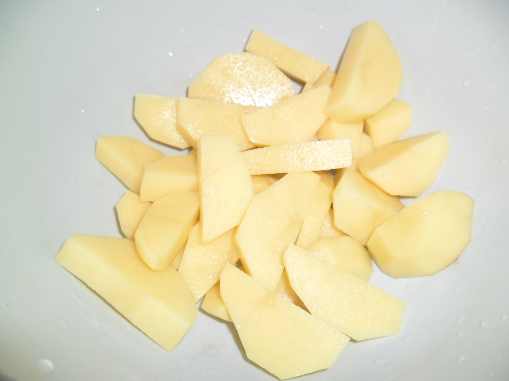 Ciuperci umplute cu cartofi condimentati