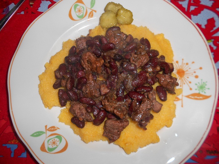 Tocanita de fasole rosie cu carne de porc