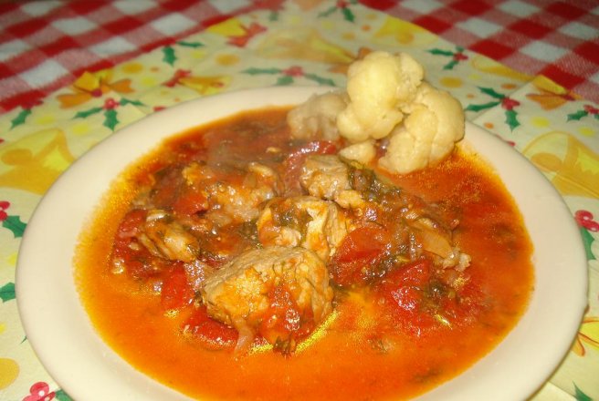 Tocana de rosii cu marar si carne de porc