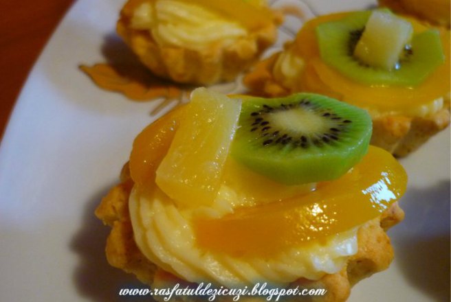 Mini-tarte cu fructe