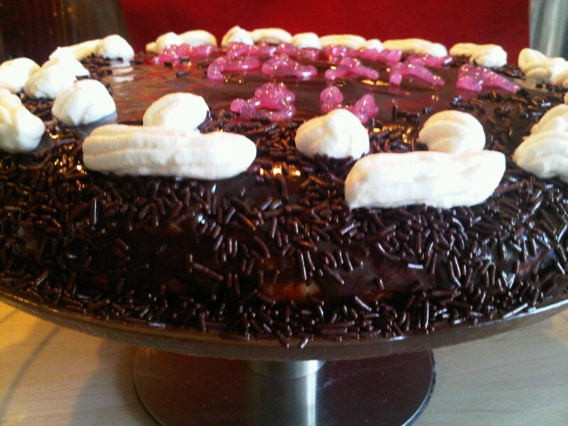 Tort cu ciocolata si crema
