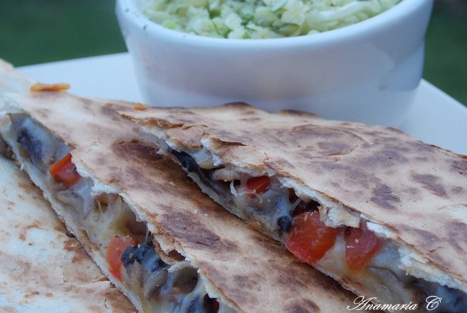 Quesadilla cu sunca si ciuperci