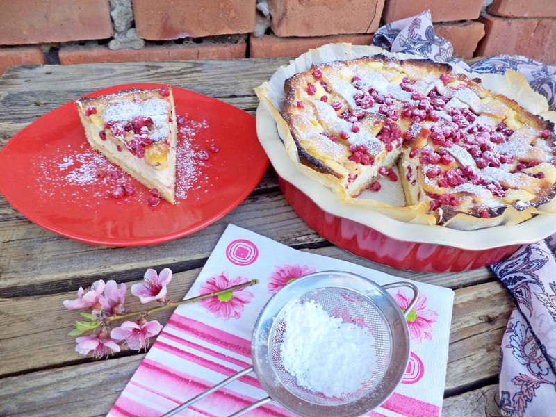 Tarta cu branza si coacaze