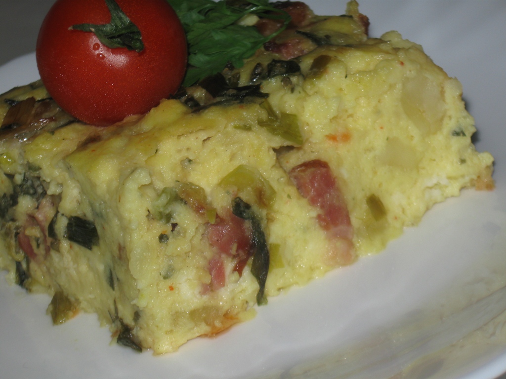 Sufleu de cartofi cu bacon si ceapa verde
