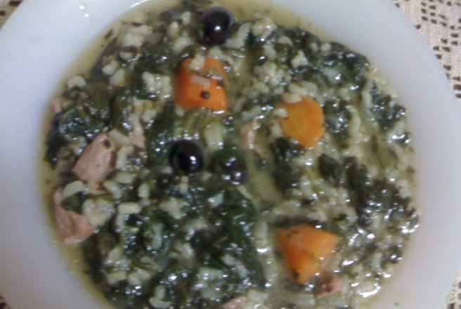 Supa de vitel cu spanac, orez si masline
