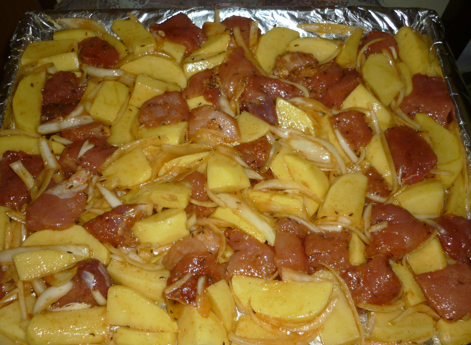 Cartofi cu carne la cuptor