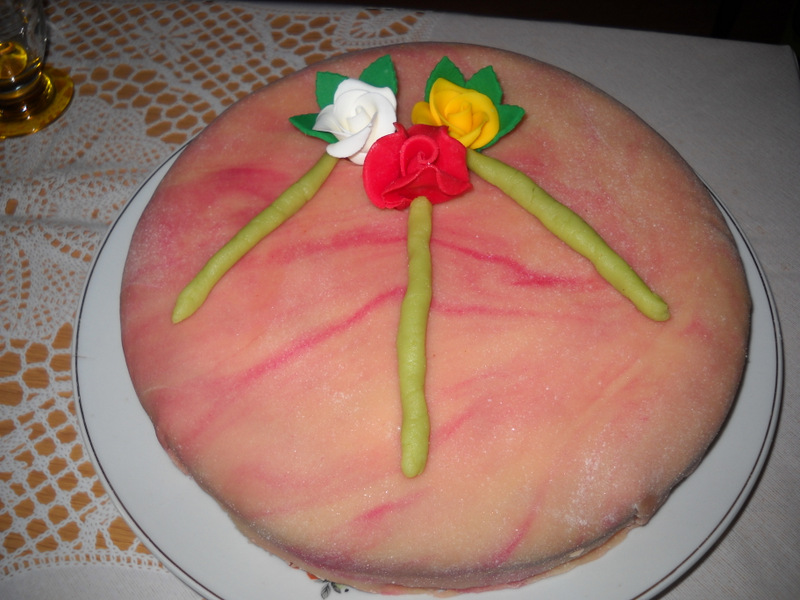 Tort cu martipan marmorat- Reteta 500
