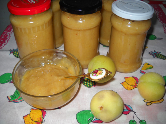 Gem de piersici albe