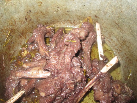 Friptura la ceaun cu piure de dovlecei