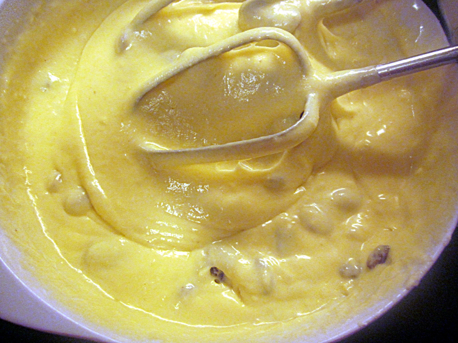 Prăjitură cu iaurt, ness și stafide