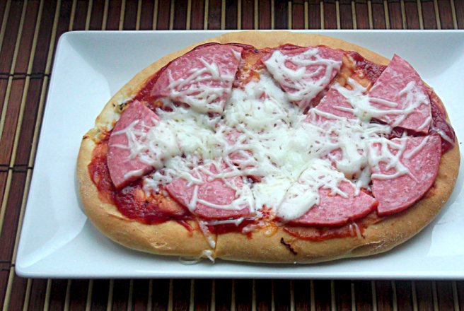 Pizza pe blat de lipie