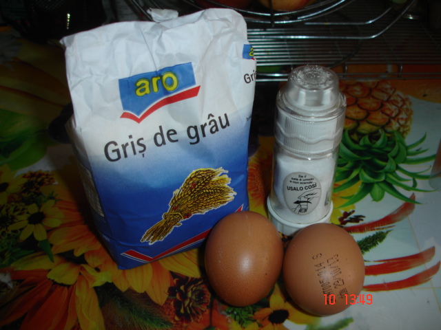 Bors de cartofi cu galuste din gris