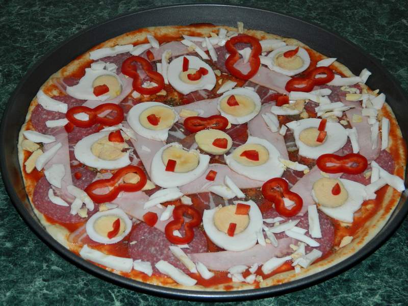 Pizza cu ou