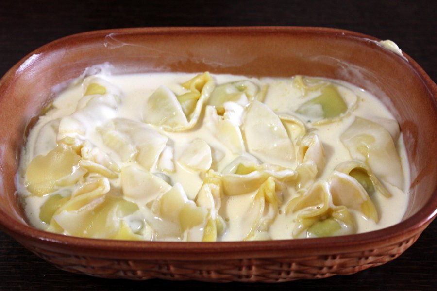 Tortelloni cu ou si smantana, la cuptor
