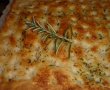 Focaccia cu usturoi si parmezan - Reteta delicioasa pentru paine aromata-2