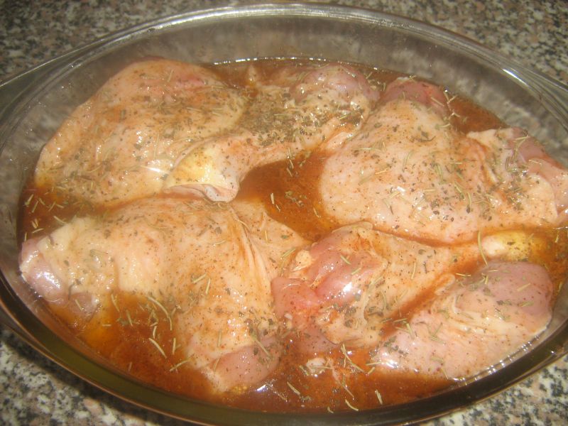 Pulpe de pui in sos de rosii