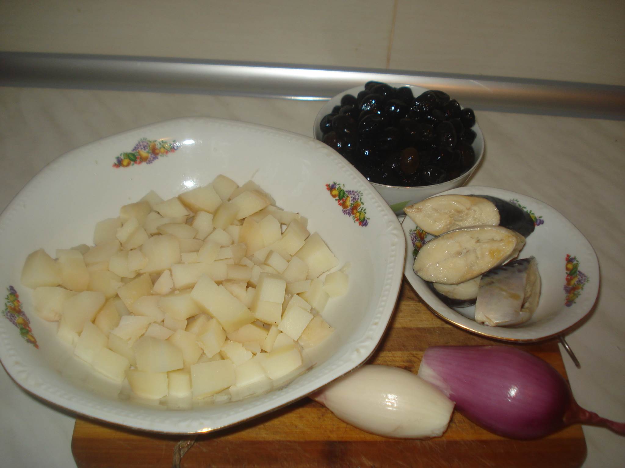 Salata cu macrou marinat