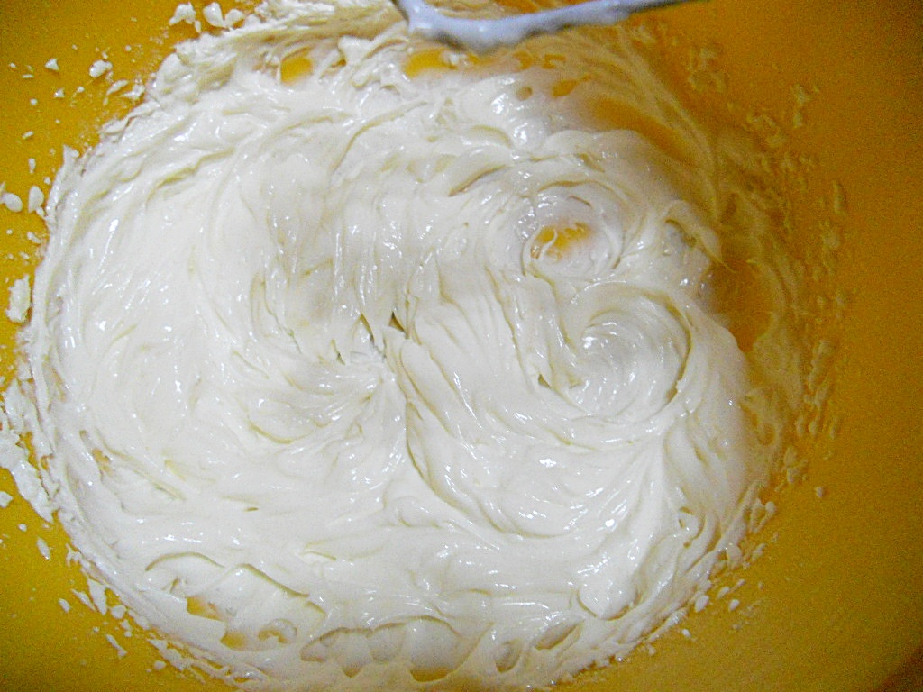 Biscuiţi cu nucă şi ciocolată