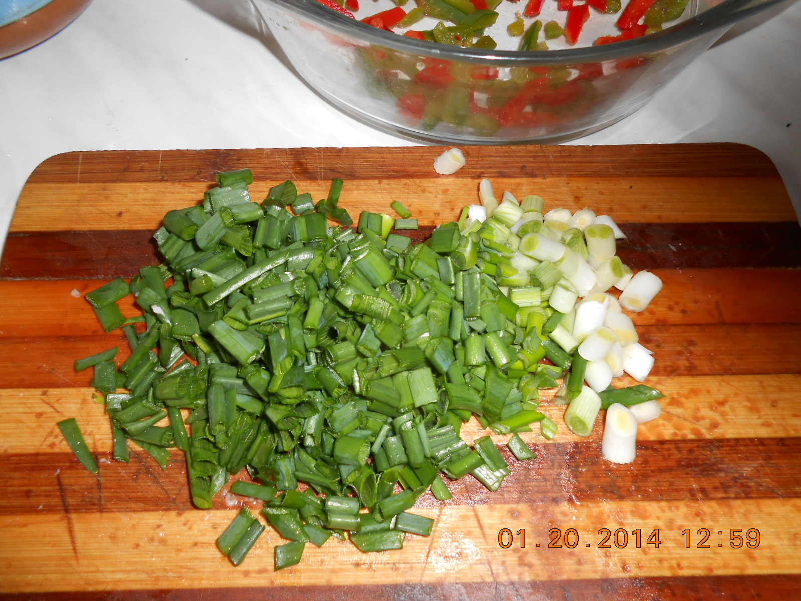 Aripioare la cuptor pe pat de legume
