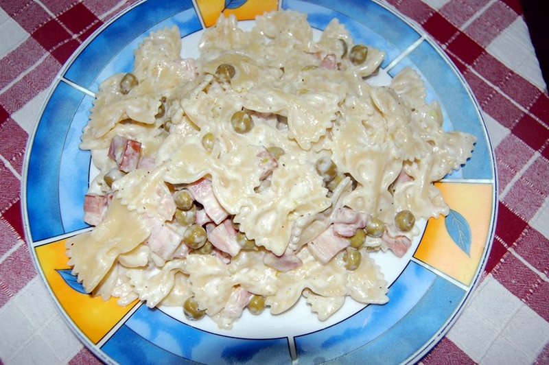 Farfalle cu bacon si mazare