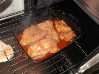 Spata de porc la cuptor