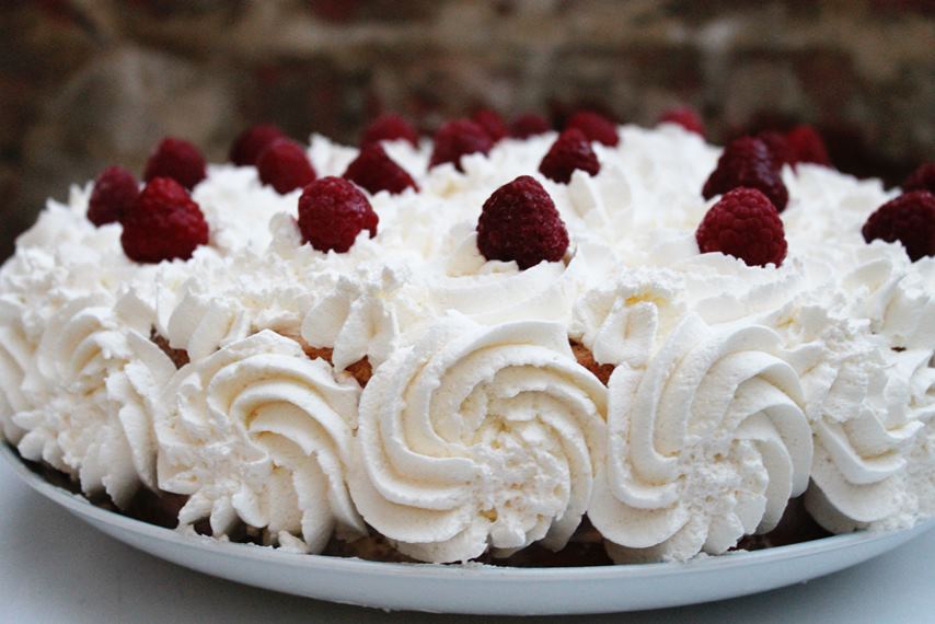 Tort cu zmeura si mascarpone