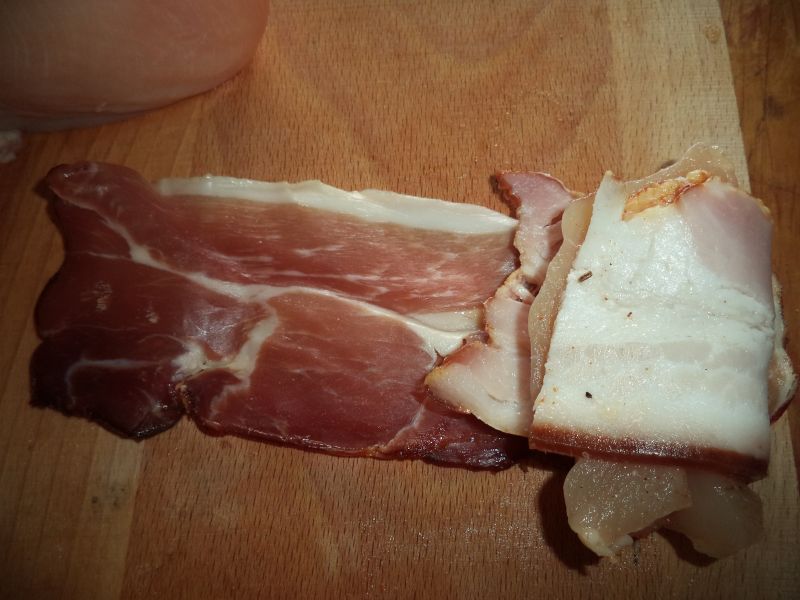Rulouri din carne cu garnitura de morcovi