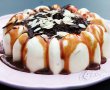 Mousse cu migdale si sos de caramel-0