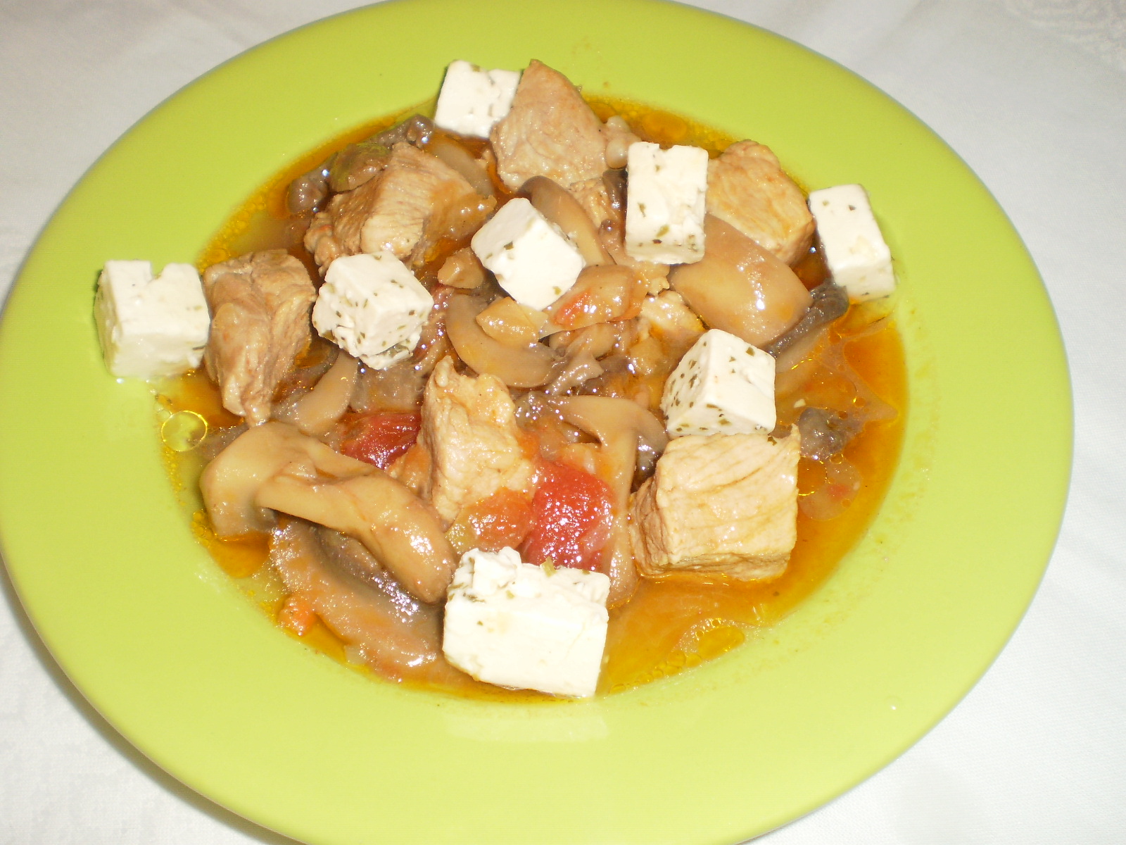 Gulas de porc cu branza si ciuperci