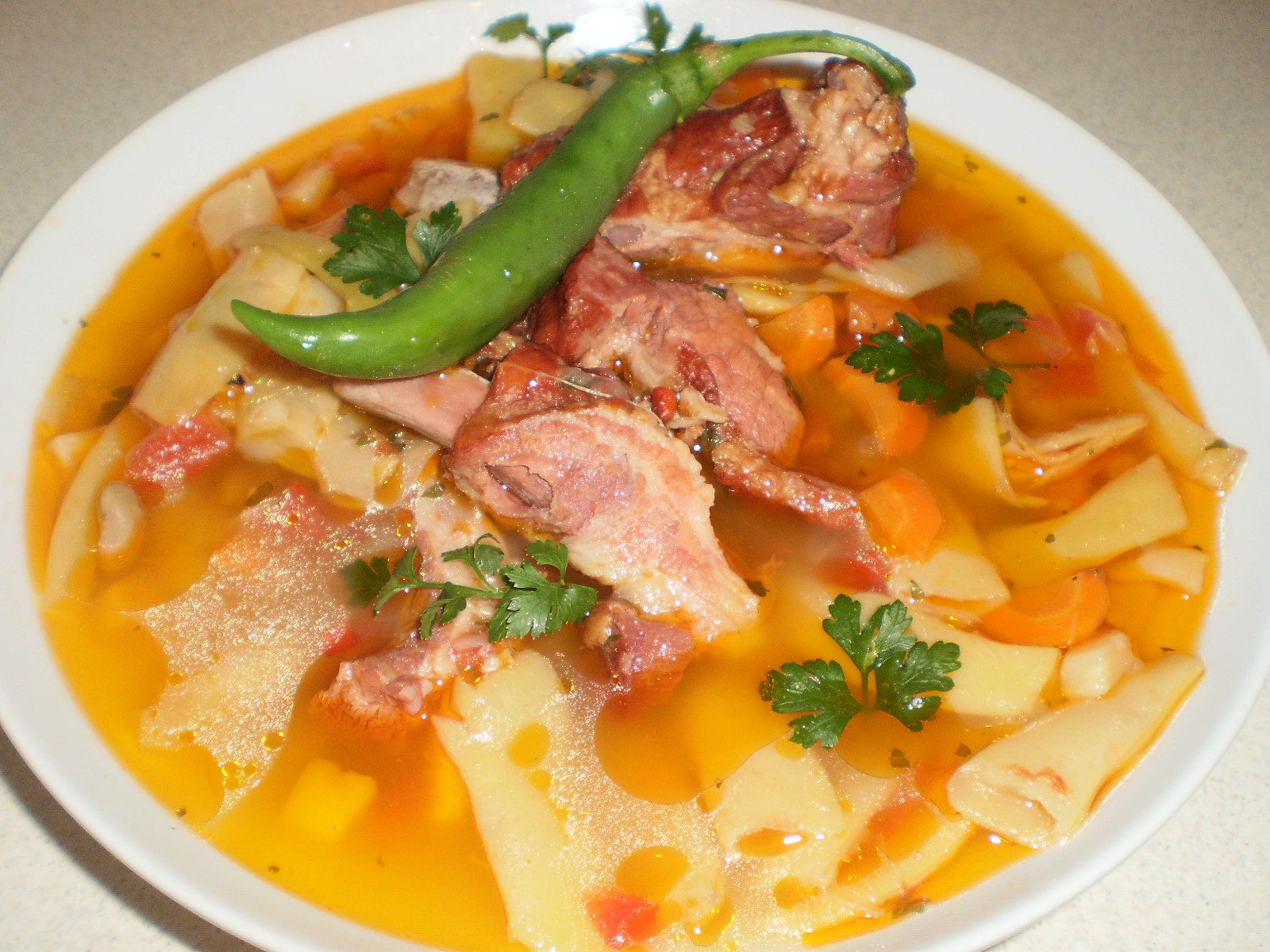 Ciorba de pastai cu coaste afumate