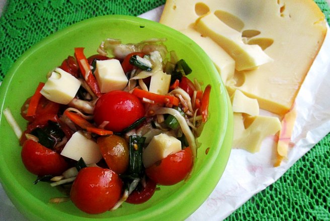 Salata cu emmentaler