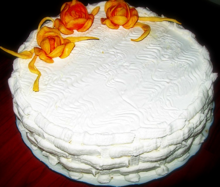 Tort cu crema capuccino