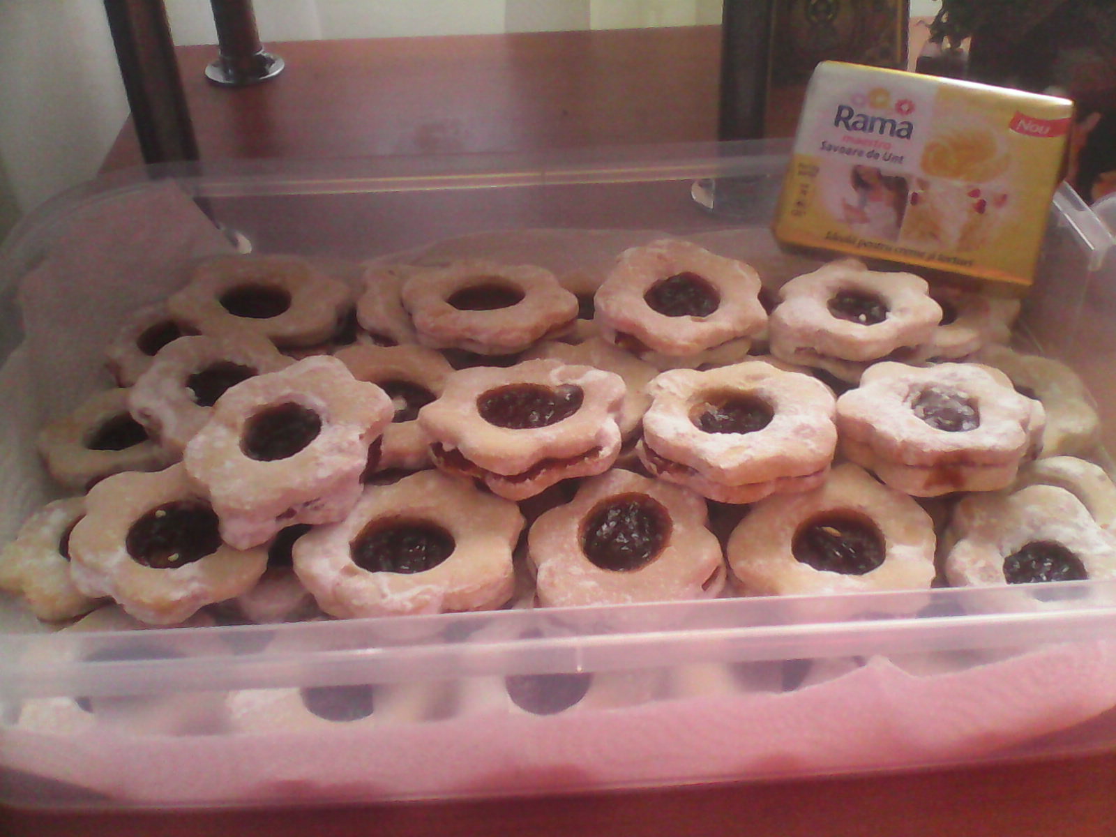 Fursecuri  de sarbatoare  cu gem asortat